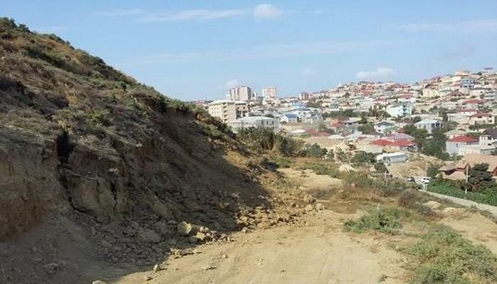 Sürüşmə zonasında gərginlik davam edir - Nazirlik