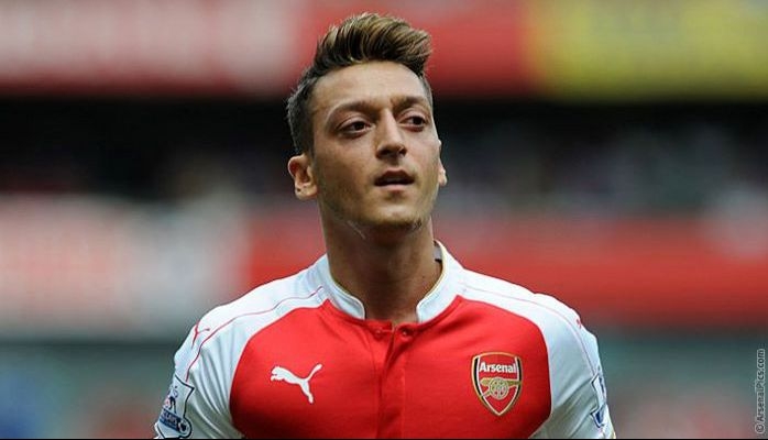 Məsut Özil 100-cü qarşılaşmasına Bakıda çıxa bilər