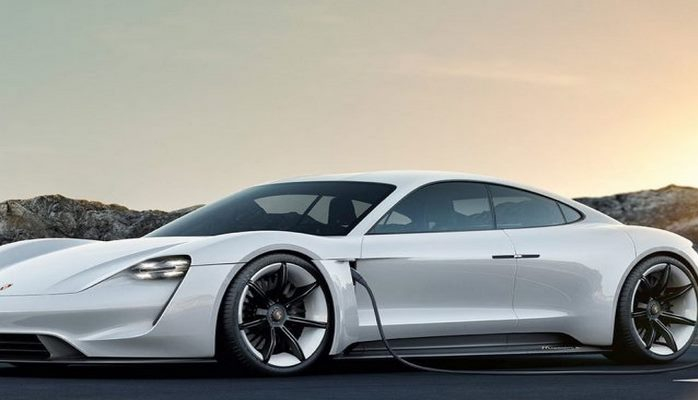 “Porsche Taycan” elektrik avtomobilinin sahibləri şarja pul xərcləməyəcəklər