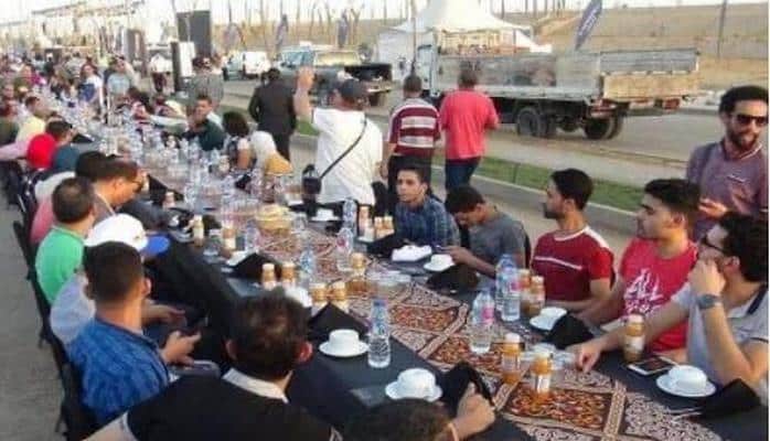 Dünyanın ən uzun iftar süfrəsi bu ölkədə quruldu - 3 000 metr