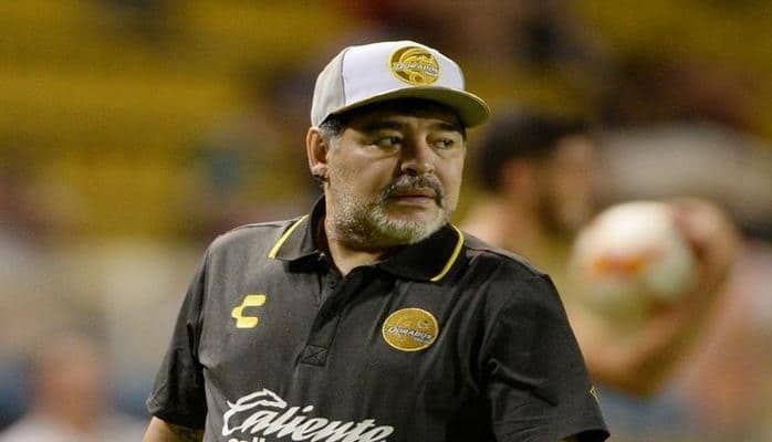 Maradona Meksika klubunun düşərgəsini tərk etdi