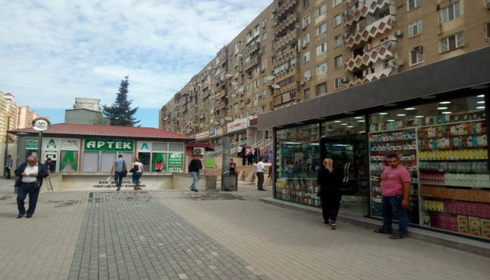 Bakıda küçə ticarəti üçün yeni şərait yaradılıb