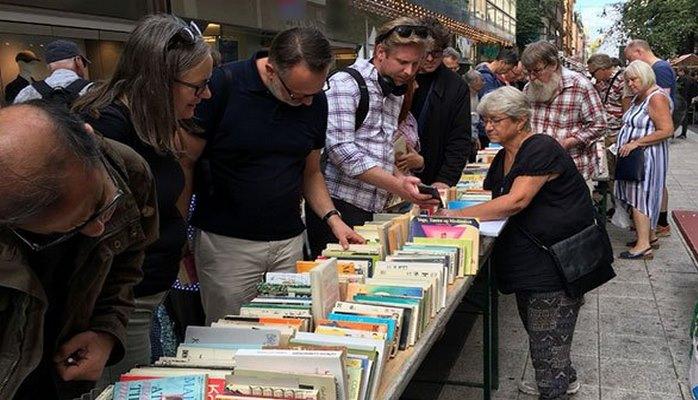 3 km uzunluğunda kitab sərgisi