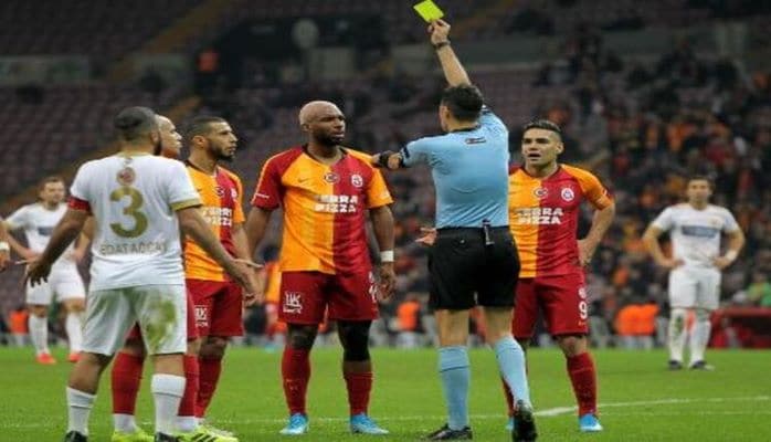 “Qalatasaray” autsayderlə bacarmayıb