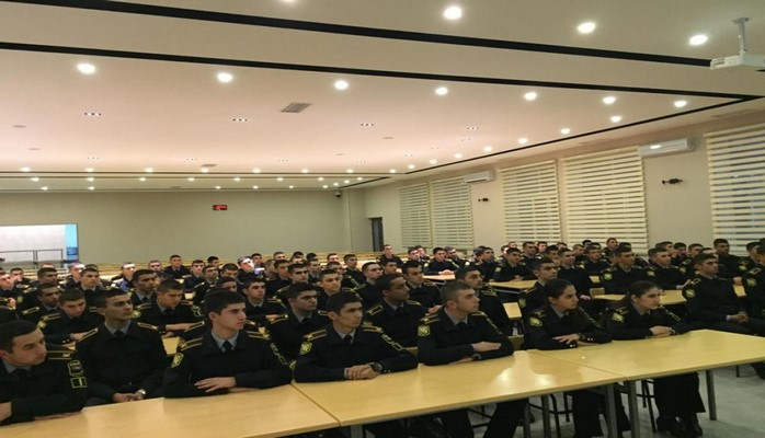 Polis Akademiyasının kursantlarına peşə vərdişlərinin aşılanmasına dair tədbir keçirilib