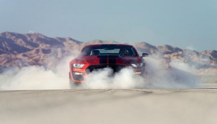 Ford представил новый Mustang Shelby GT500 на автосалоне в США