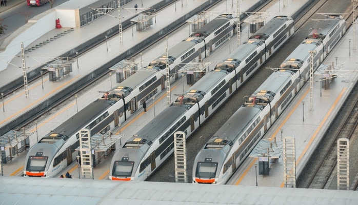 Dəmir yolu şəhərətrafı metro funksiyasını öz üzərinə götürə bilər