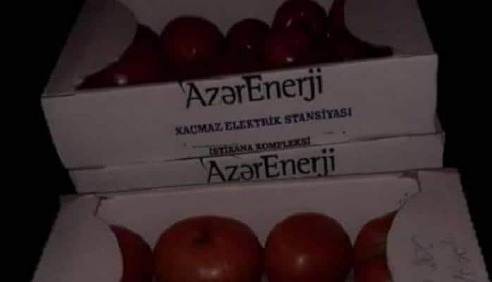 "Azərişıq" işçilərinə "bayrampulu" əvəzinə 2 kq pomidor paylayıb