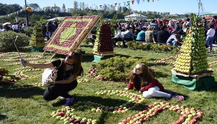 Почему в Азербайджан нужно приехать и осенью: 10 причин.