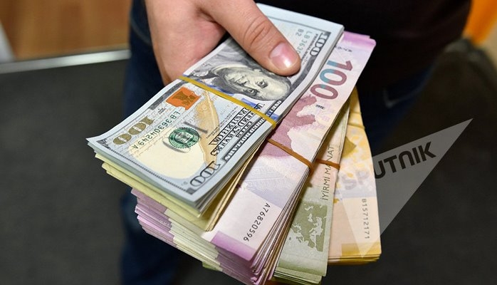 Üç böyük qonşumuzda dollar sıçrayışı yaşanarkən, manatı hansı aqibət gözləyir?