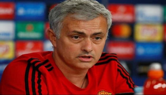 Joze Mourinyo futbolçularını "topa tutdu"