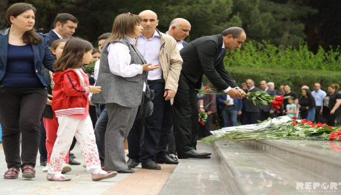 Azərbaycan xalqı ümummilli liderin xatirəsini yad edir