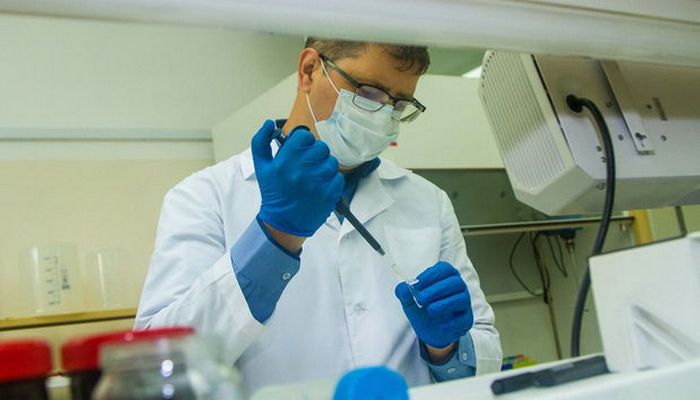 Alimlər koronavirus infeksiyasından qorunmaq üçün vasitə tapdı