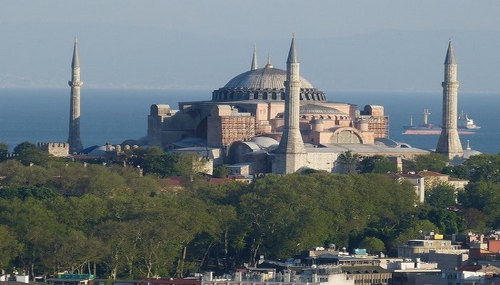 Ayasofya məscidindəki aksiyada terrorçu bayrağı açıldı