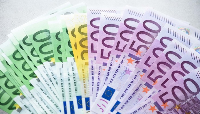 Azərbaycan Mərkəzi Bankının valyuta məzənnələri (18.04.2025)