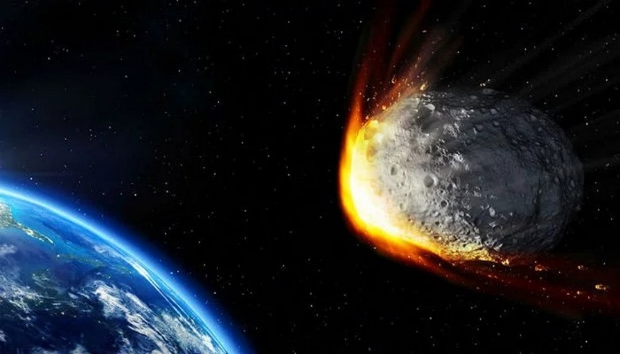 Astronomlar Yerə düşən asteroidi müşahidə etdilər