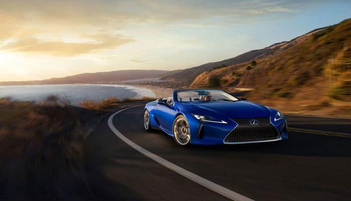 Lexus представил новый кабриолет с роскошным интерьером