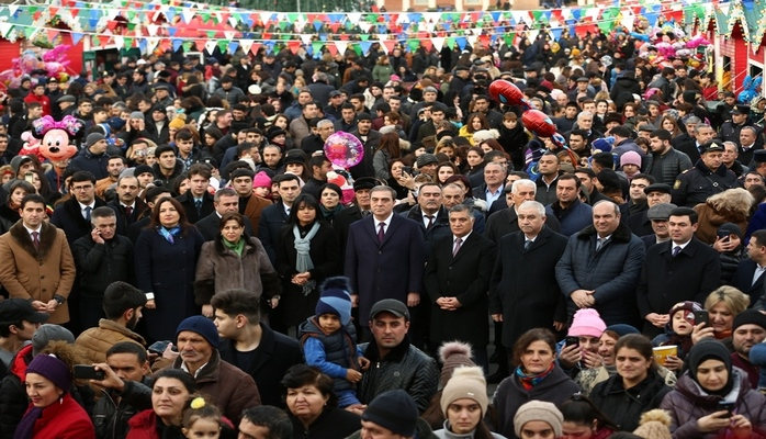 31 Dekabr  - Dünya Azərbaycanlılarının Həmrəyliyi Günü və Yeni il Gəncədə təntənə ilə qeyd olunub