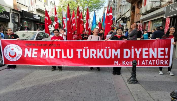 Azərbaycanlı şagirdlər Türk Dünyası Çocuk Şölənində iştirak edir