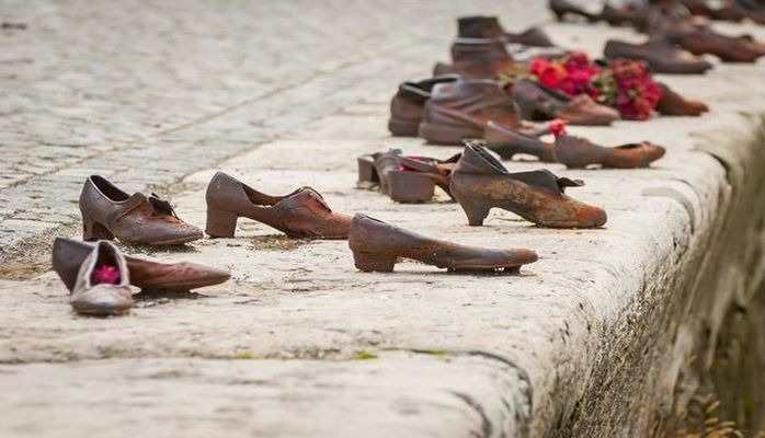 Tarixin ayaq izləri: Dünyanın ən kədərli abidəsi