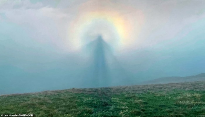 Britaniyalı fotoqraf “səma mələyi”nin şəklini çəkib