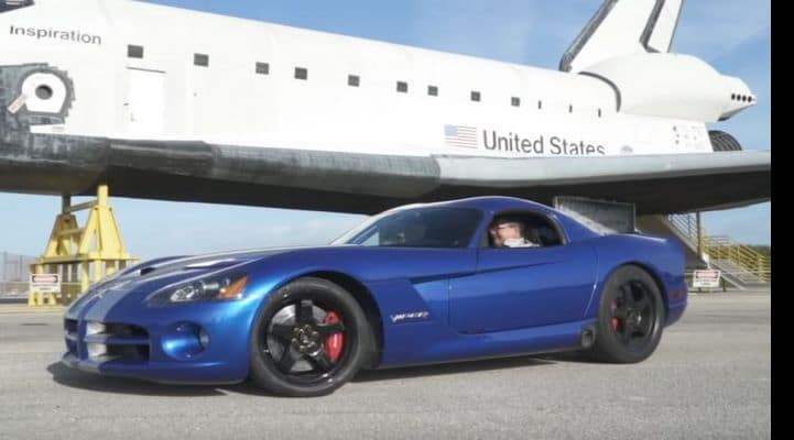 Dodge Viper разогнался до 400 км/ч. Рекордный заезд попал на видео