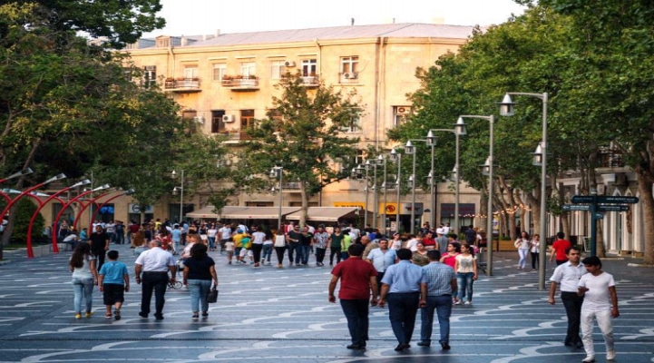 Bakıda sorğu: ən çox bu namizəd dəstəkləndi