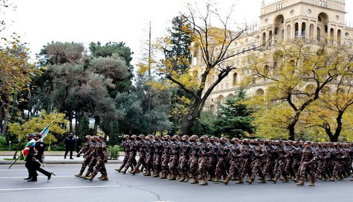 Bakıda möhtəşəm Zəfər paradı başladı - CANLI YAYIM