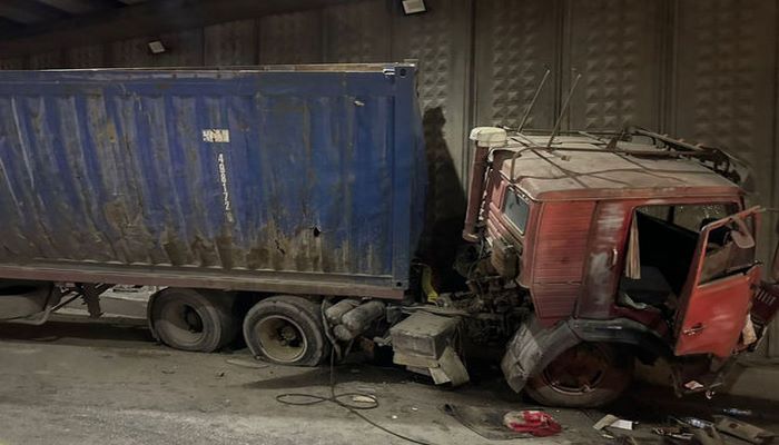 Bakıda tuneldə dörd avtomobil toqquşdu: Yaralılar var