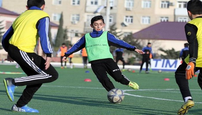 “Neftçi” ödənişli əsaslarla fəaliyyət göstərəcək məktəb açır