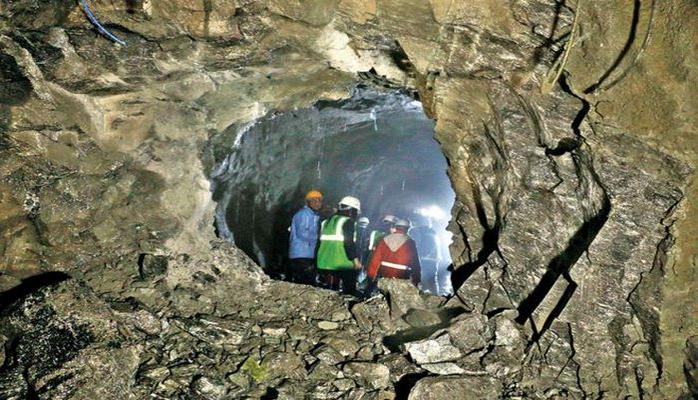 Metro xətti üçün aparılan qazıntı işləri zamanı tarixi əsərlər tapılıb