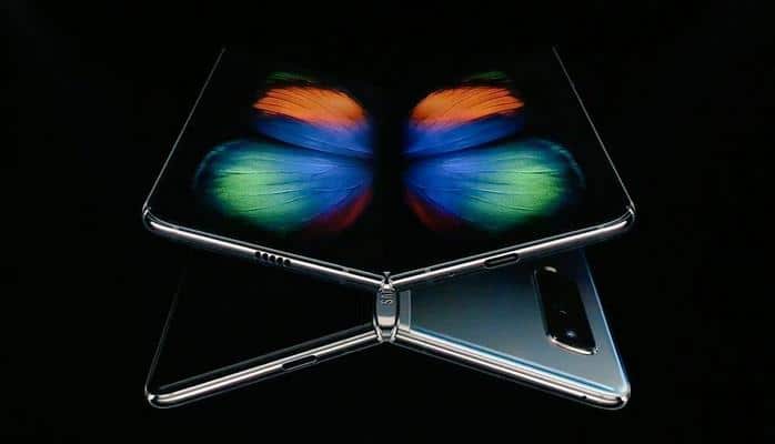 Samsung представил смартфон Galaxy Fold со складывающимся экраном и шестью камерами