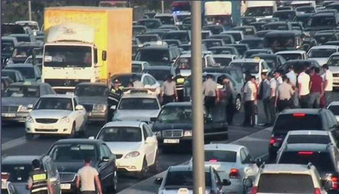 Bakının bu yolları bağlandı