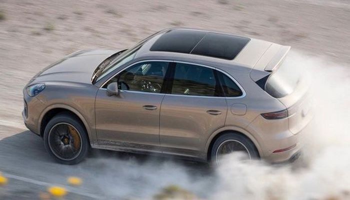 Самый мощный Porsche Cayenne установил необычный рекорд скорости