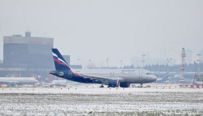 Bərk qar yağma səbəbindən Moskva aeroportlarında 20 dən çox reys təxirə salınıb