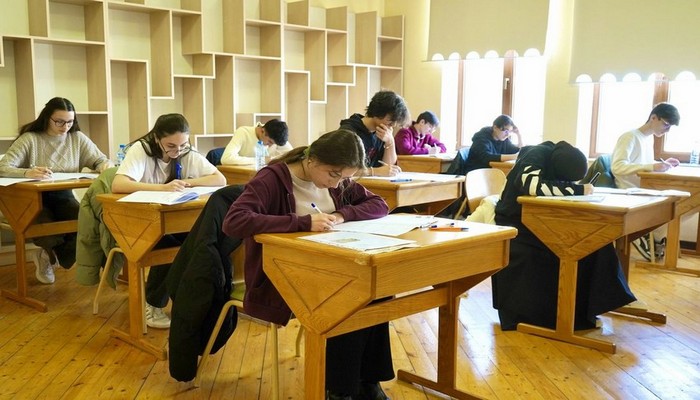 DİM: Yeddi şagird imtahandan xaric edilib