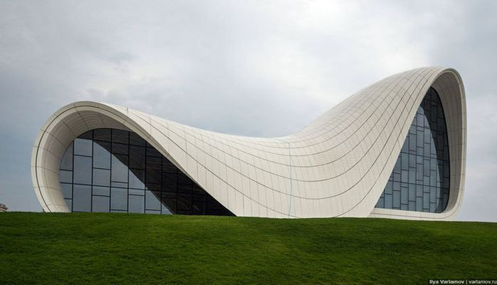 Центр Гейдара Алиева - в списке ArchDaily