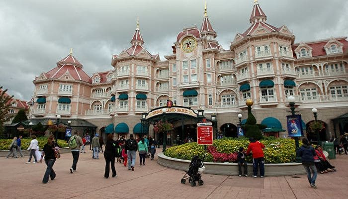 Калифорнийский Disneyland приостанавливает работу из-за коронавируса 