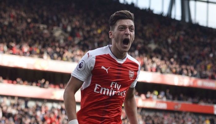 Məsut Özil kumirini açıqlayıb