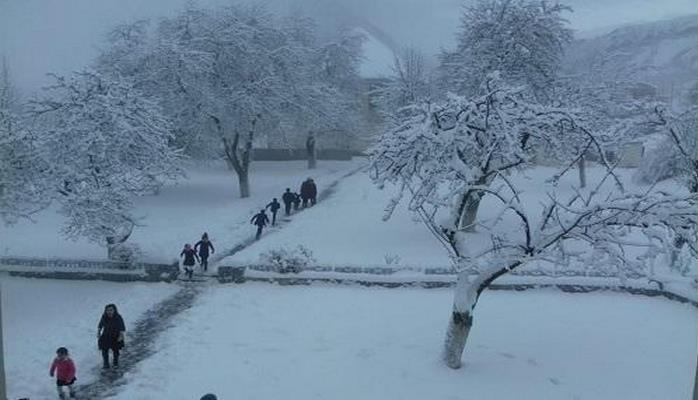 Azərbaycana güclü qar yağır: 10 santimetrə çatdı