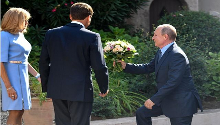 Putin Makronun arvadına tərif yağdırdı