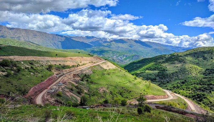 Ermənilər Kəlbəcərdə qanunsuz olaraq yaşayış məskəni salınır