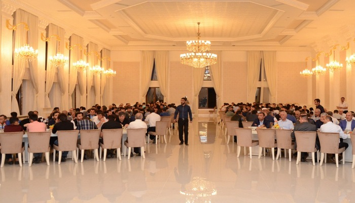 Gəncədə Heydər Əliyev Fondunun təşəbbüsü ilə iftar verilib