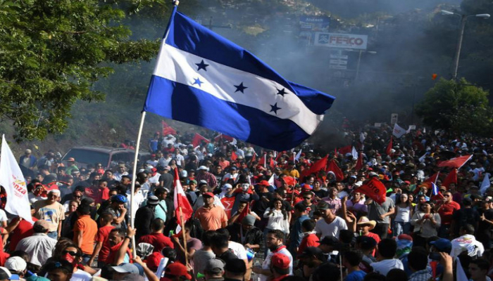 Hondurasda prezidentin istefasını tələb edən etiraz aksiyaları keçirilib
