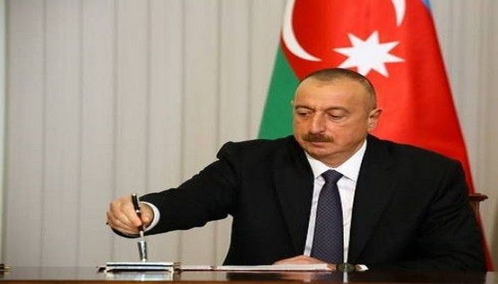 İlham Əliyev dövlət xidmətinin hərbi qulluqçularını təltif etdi