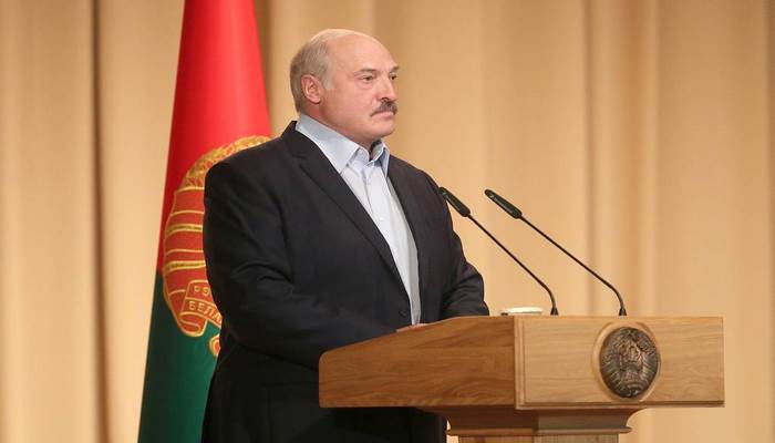 Koronavirusa inanmayan Lukaşenko bu xəstəliyə yoluxduğunu bildirdi