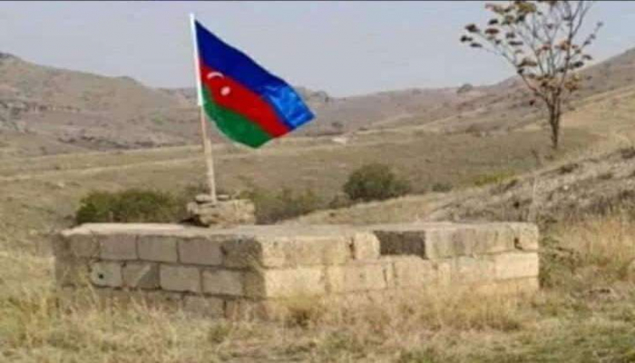 Əliyar Əliyevin Qubadlıdakı məzarına üçrəngli bayraq sancılıb