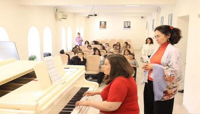 Müəllimlərin attestasiya nəticələrinə uyğun təlimlər başladı