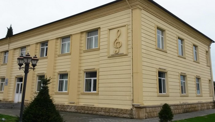 Музыкальная школа названа в честь композитора Октая Кязыми