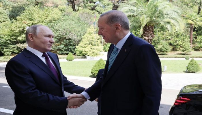 Putin: Suriya məsələsinin Türkiyə üçün nə qədər həssas olduğunu bilirəm